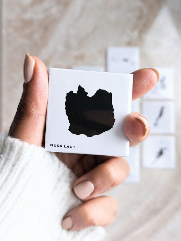 • NIEUW • NUSALAUT || 1x Island Magneet 50x50 mm