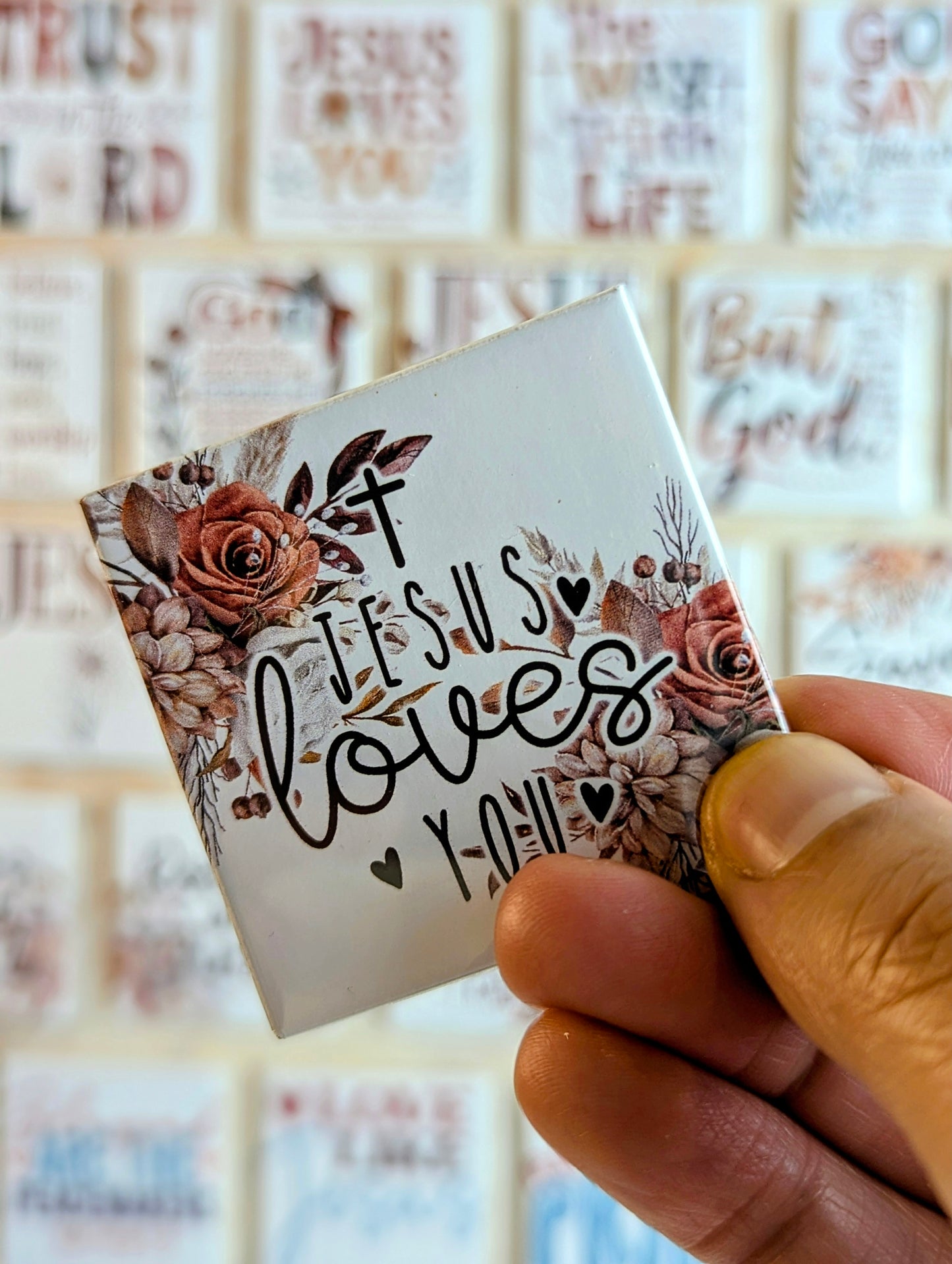 Jesus loves you 50x50mm